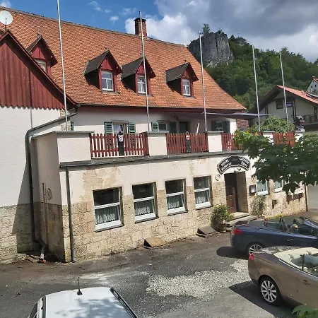Роскошный шатер Schwarze Adler