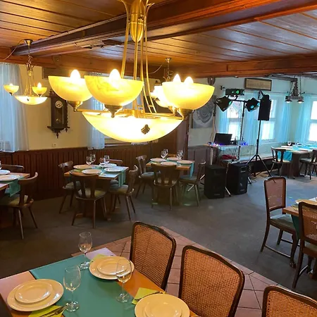 Schwarze Adler Luxury tent
