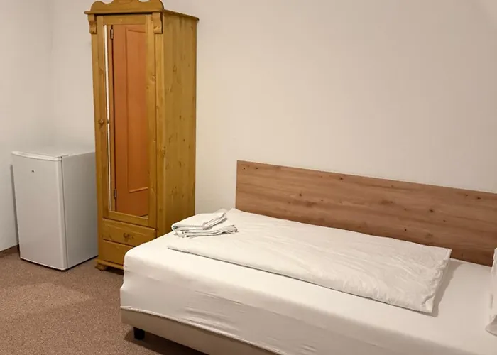 Schwarzer Adler * Streitberg